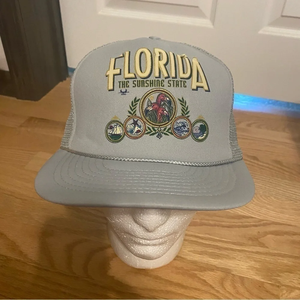 Vintage Florida the Sunshine State Trucker Hat Mesh Back Snap Back Gray Lapel